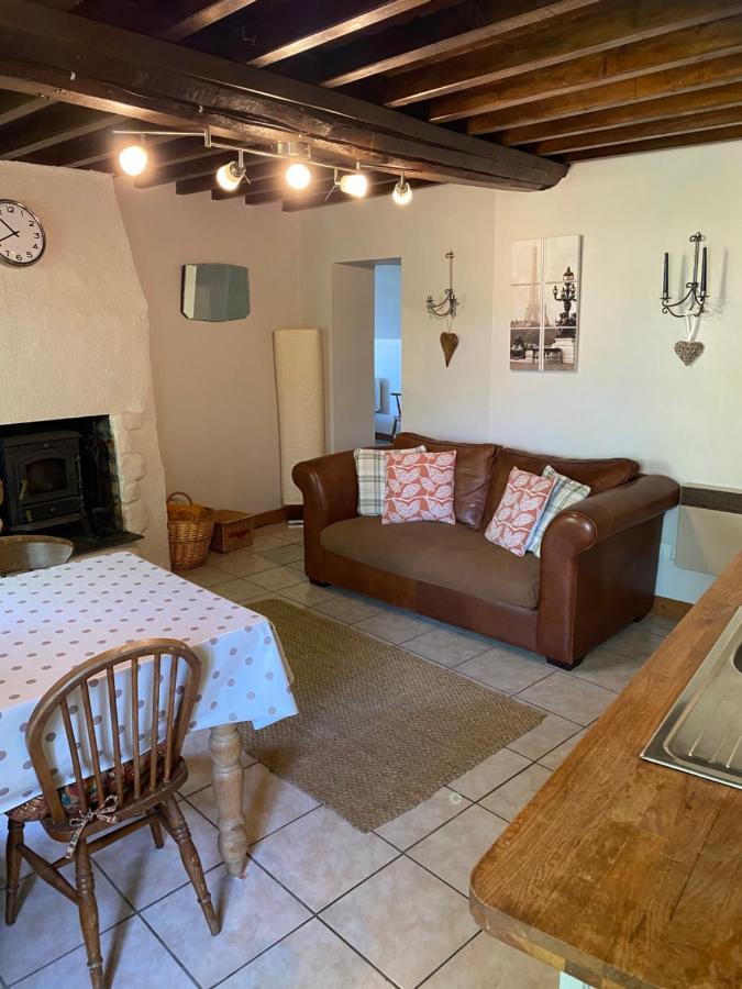 Mantilly Cottage Extérieur photo