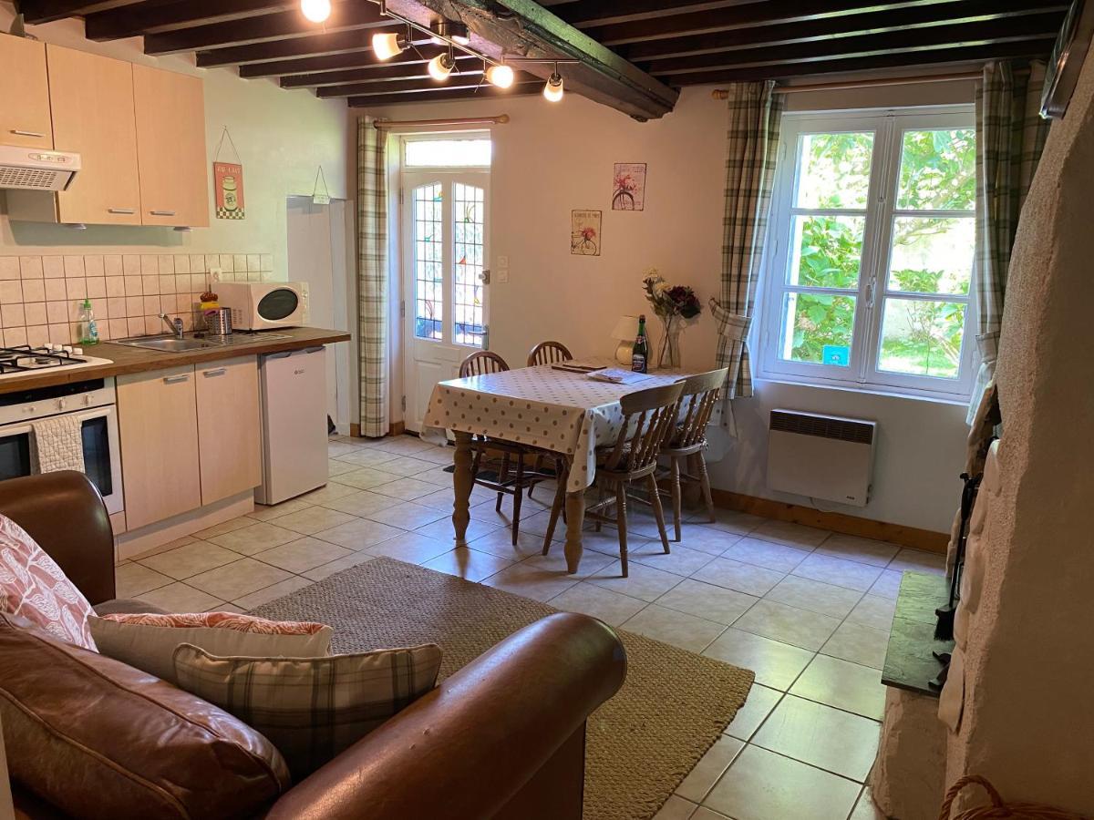 Mantilly Cottage Extérieur photo